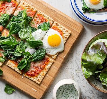 Lavash Pizza with Spinach, Mozzarella and Fried Egg
